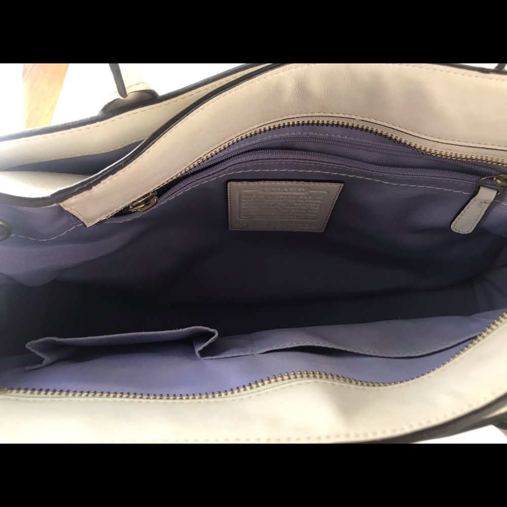 Classic White Coach Madeline Purse - Picture 3 of 8